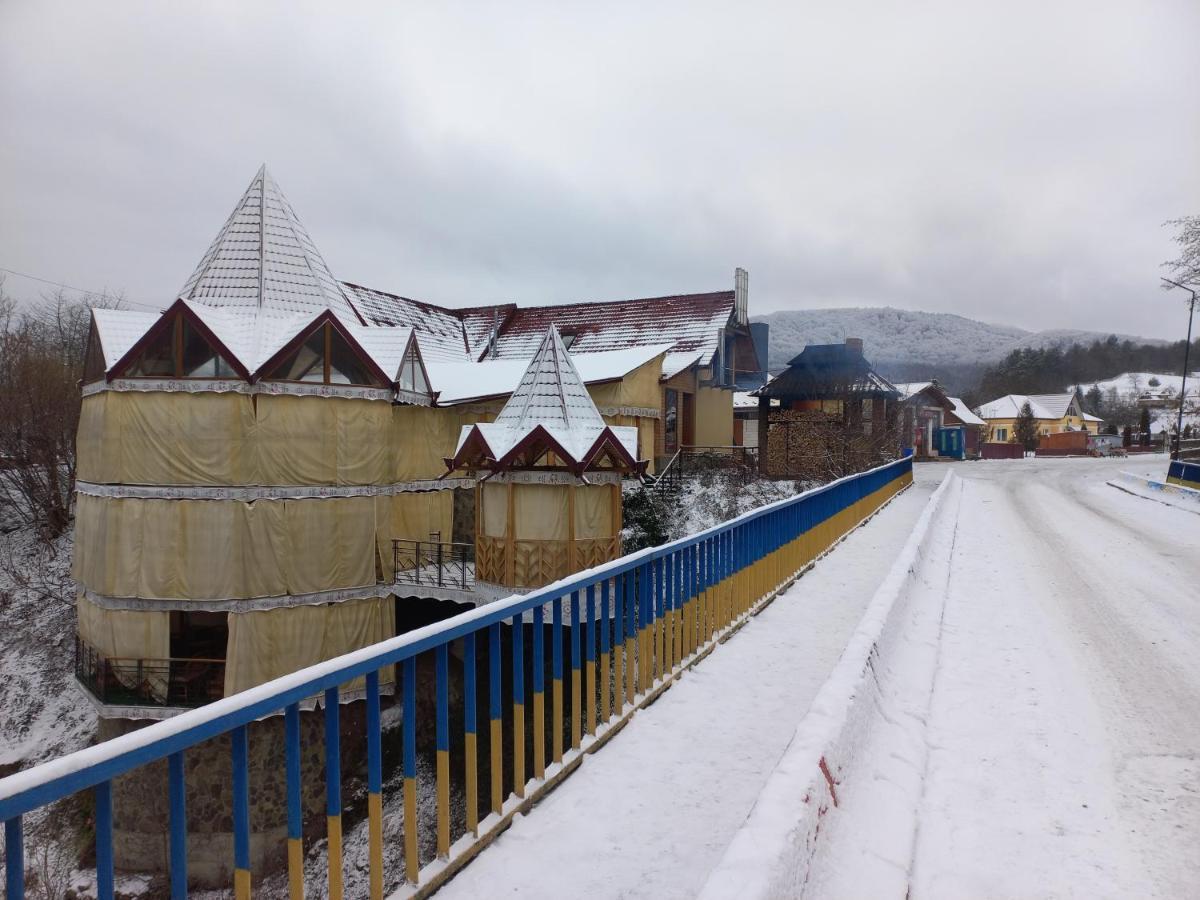 федорчуків за рікою1 度假居 舍绍里